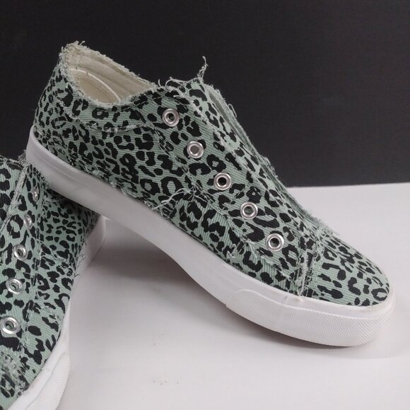 Green Leopard Distressed Pull On Sneakers Nice! - Picture 2 of 8